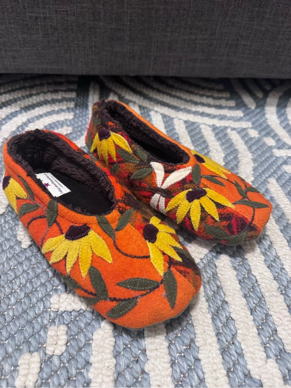 The Bag Ladies Sunflower Wool Slippers Women’s 7–8 | Handmade Folk Art